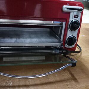 Red Hamilton Beach Toastation 2 slice combo. No longer in production.